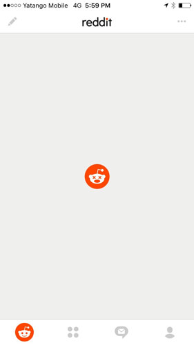 A screenshot of the reddit app without connection
							showing an empty page with a loader